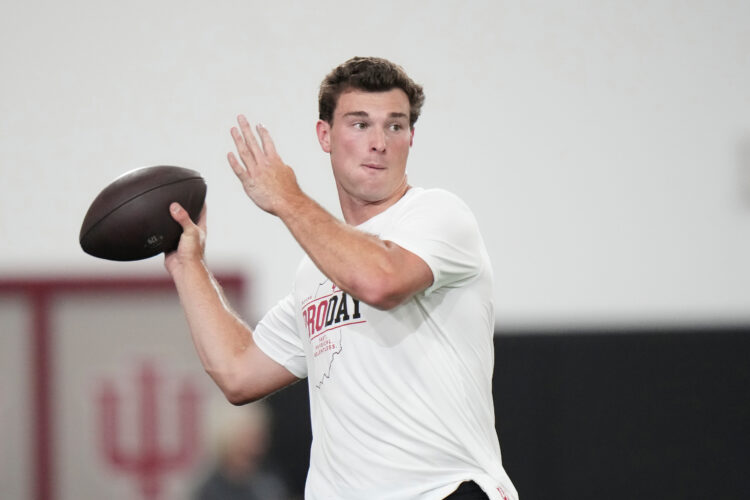 Mendoza puts on impressive show at Indiana's biggest pro day
